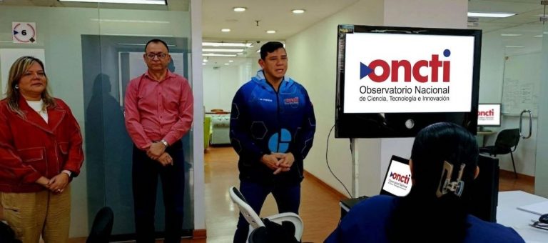 Oncticistas fortalecen sus competencias para el análisis